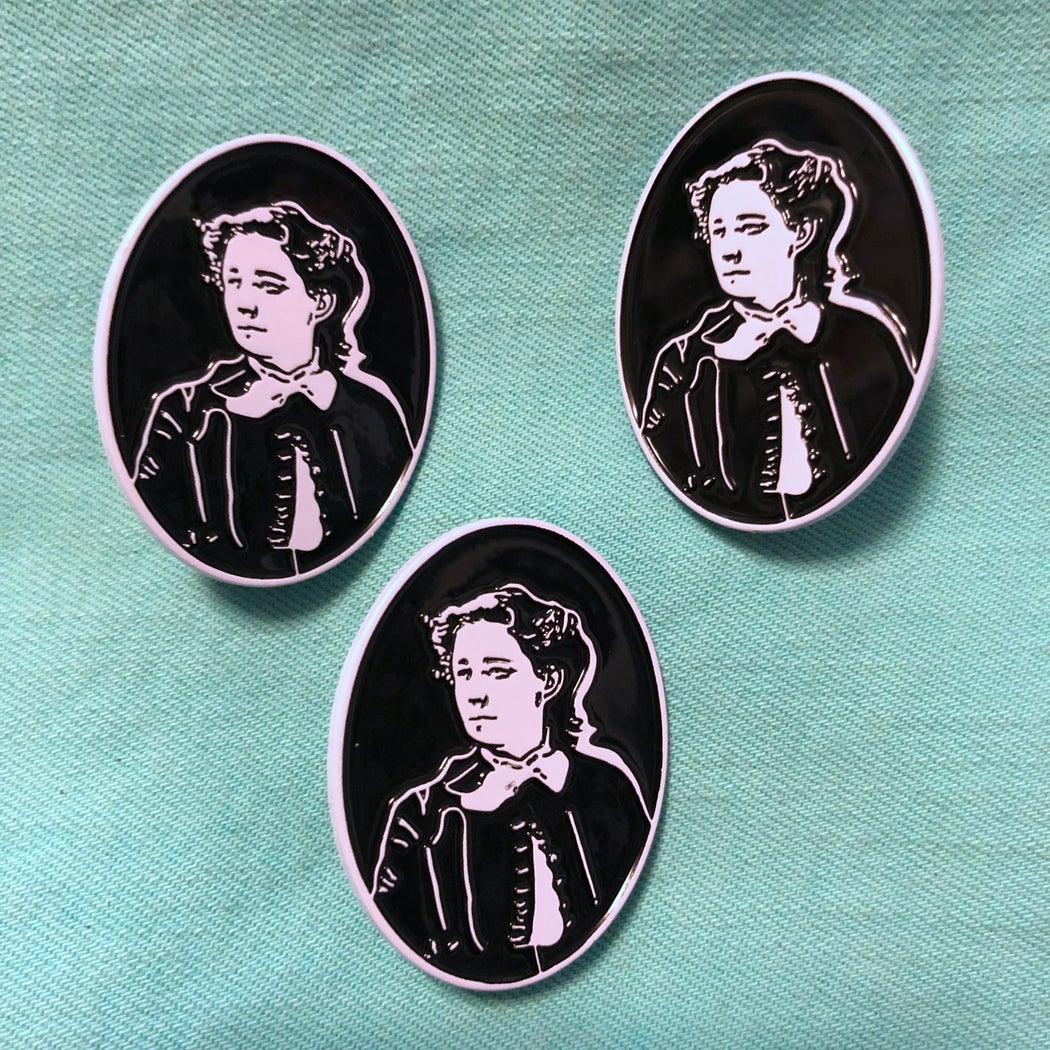 Otrolobo "Victoria Woodhull" Enamel Pin