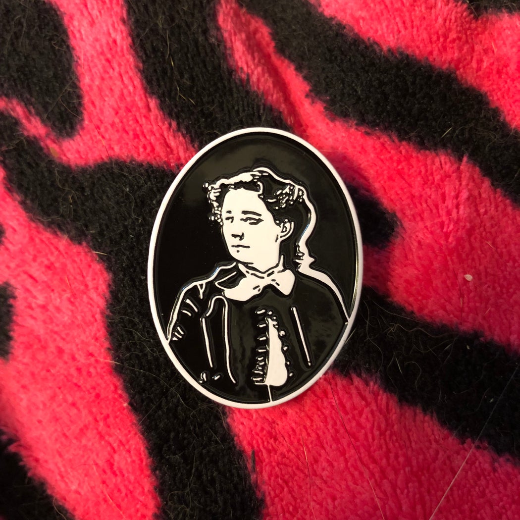 Otrolobo "Victoria Woodhull" Enamel Pin